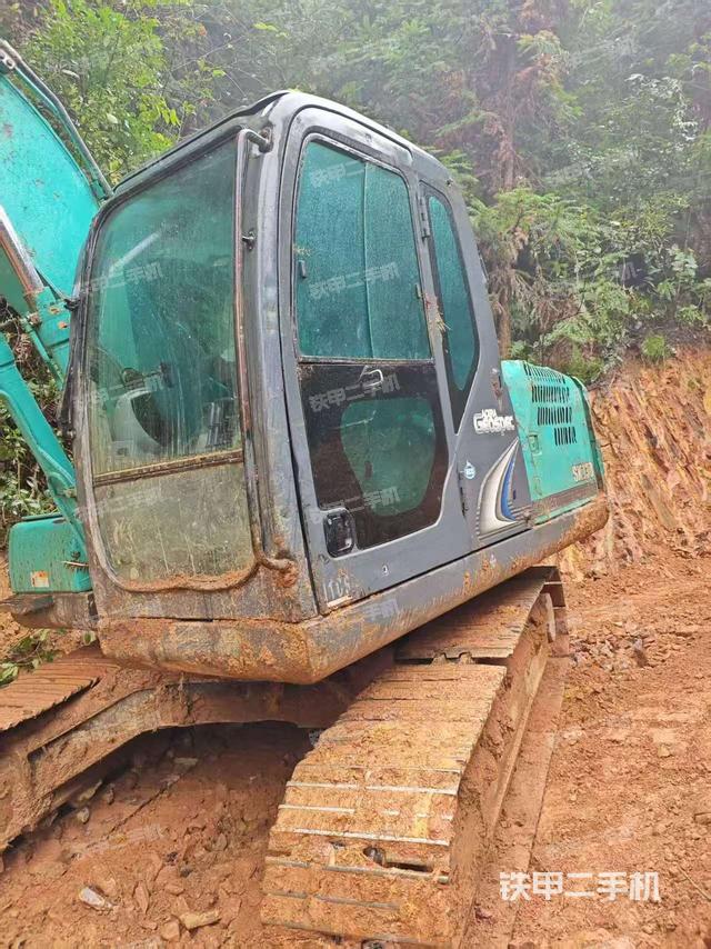 驾驶室整体（整机外观）