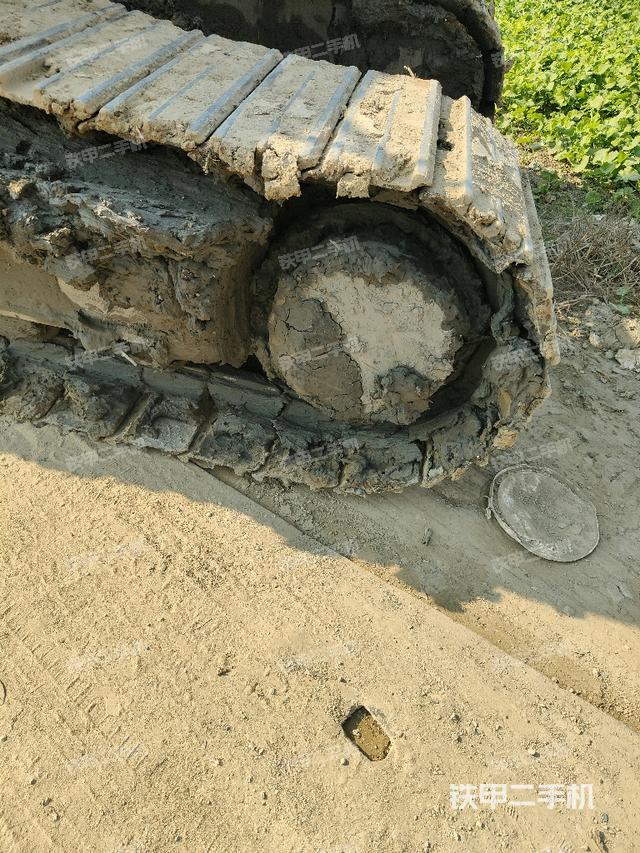 右驅(qū)動(dòng)輪（行走機(jī)構(gòu)）