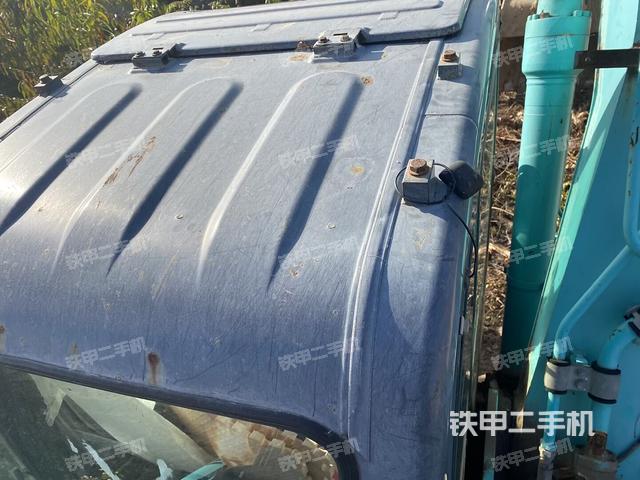 驾驶室顶部（整机外观）