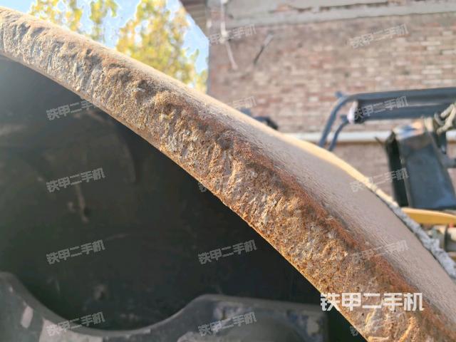 前輪左側(cè)減震塊連接及部件（壓路機前后車架）