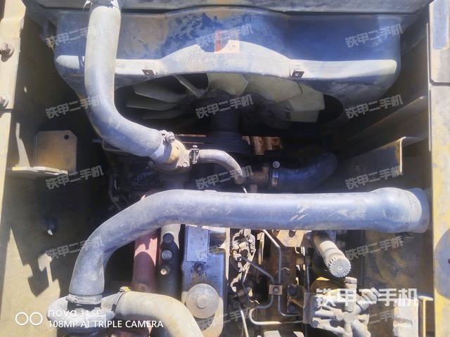 氣門(mén)室蓋螺絲特寫(xiě)（上車(chē)部件）