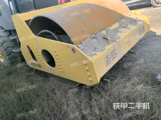 前車架正左側(cè)（壓路機(jī)前后車架）