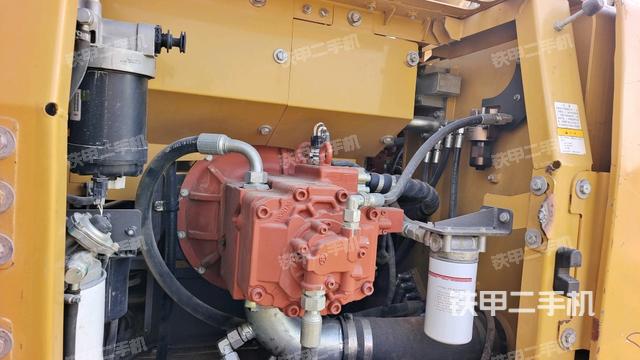 液压泵斜45 左（大件舱室）