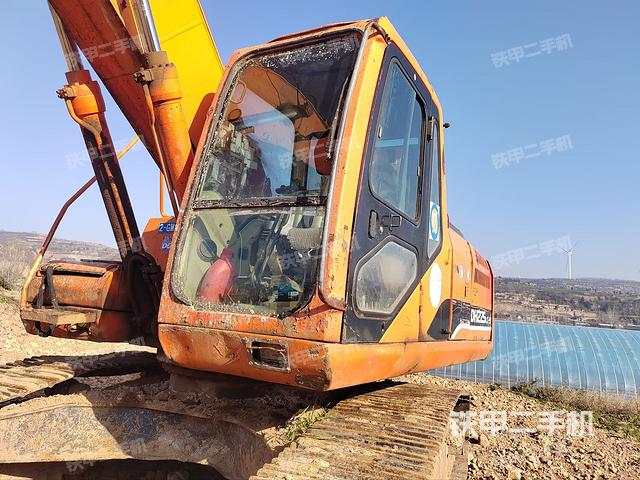 駕駛室整體（整機(jī)外觀）