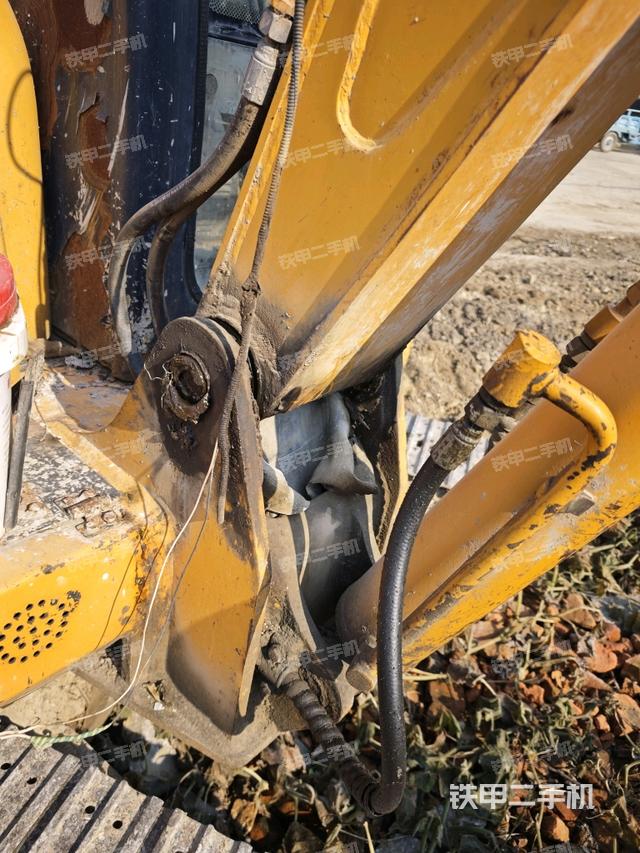 大臂根部?斜（工作和回轉(zhuǎn)裝置）