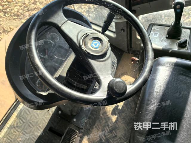 后玻璃角标（压路机驾驶室）