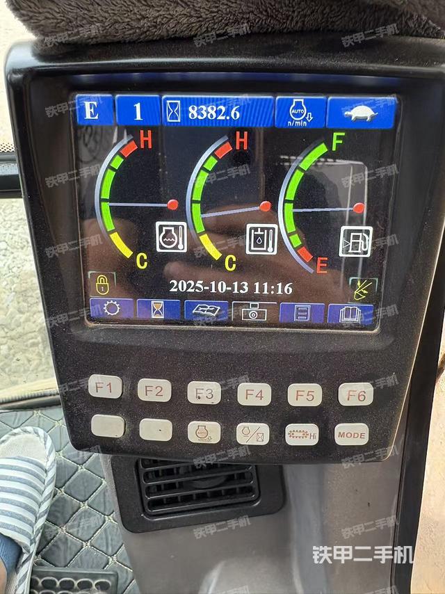 駕駛室整體（整機(jī)外觀）