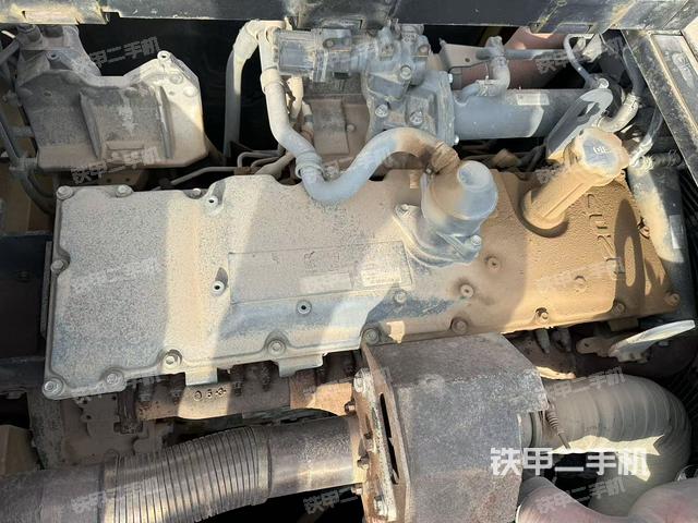 駕駛室頂部（整機外觀）