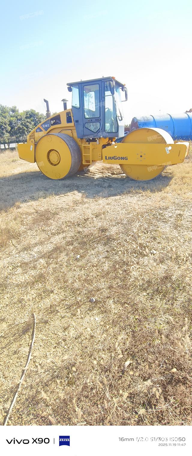 整機(jī)右側(cè)（設(shè)備外觀及核心部件）