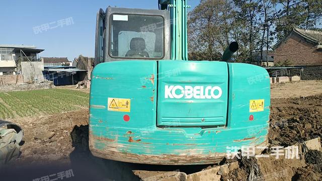 駕駛室頂部（整機(jī)外觀）