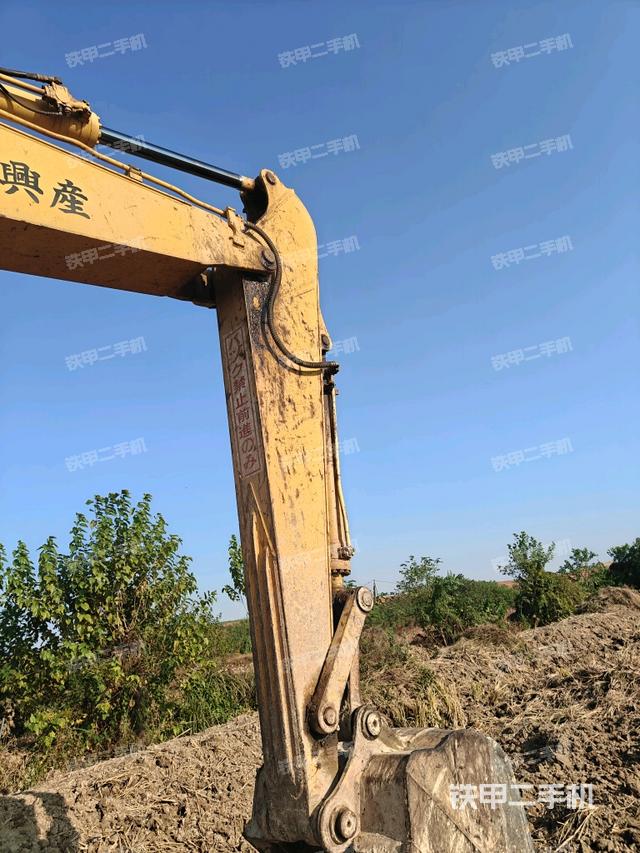 鏟斗右后整體（工作和回轉(zhuǎn)裝置）