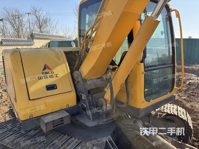 駕駛室頂部（整機(jī)外觀）