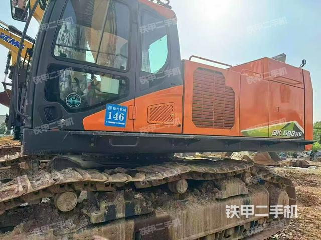 駕駛室整體（整機外觀）