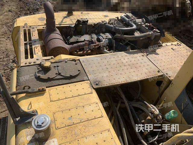 驾驶室顶部（整机外观）