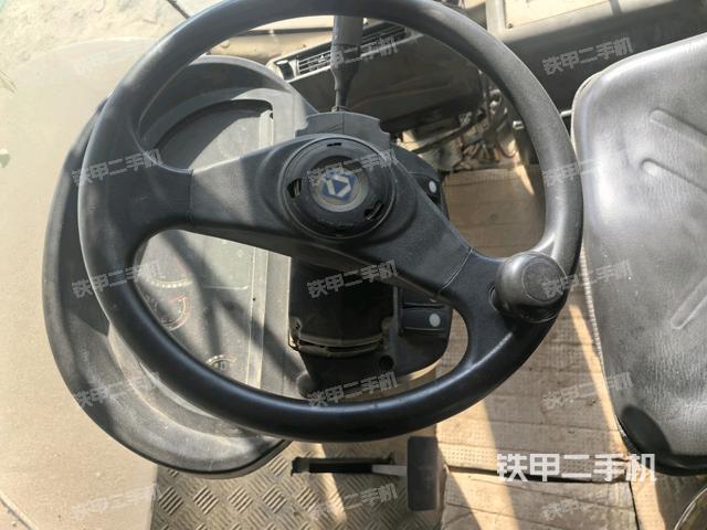 儀表盤全景（壓路機(jī)駕駛室）