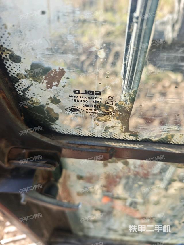 后窗玻璃角標(biāo)（駕駛室部分）