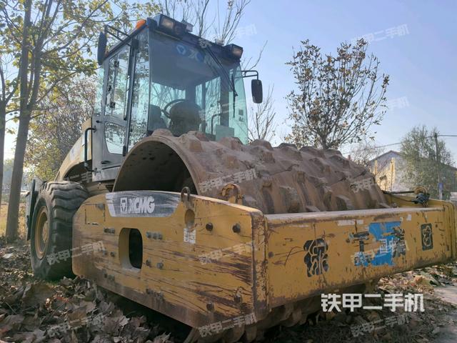 右前45°（壓路機(jī)整機(jī)外觀）