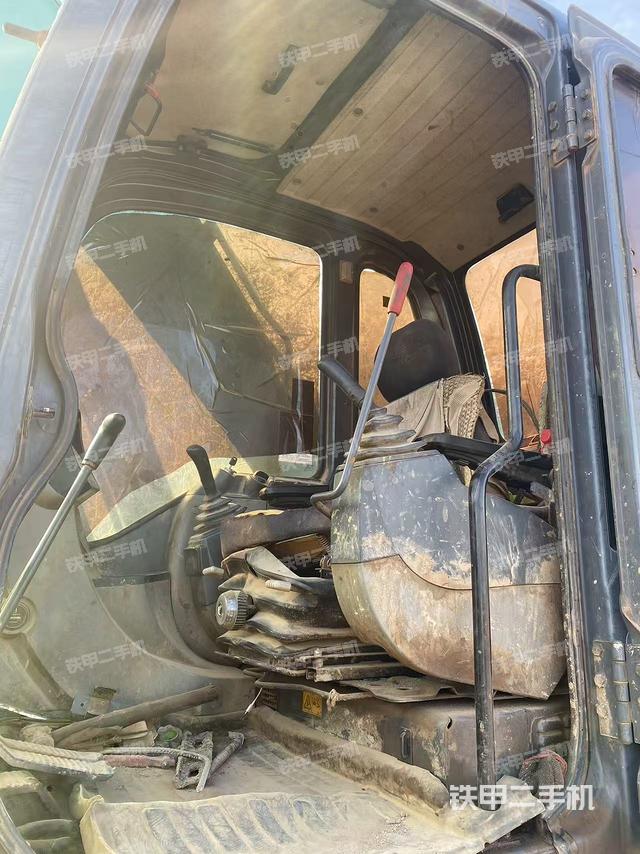 驾驶室整体（整机外观）