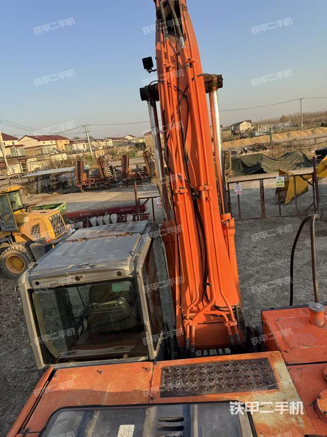 駕駛室頂部（整機(jī)外觀）