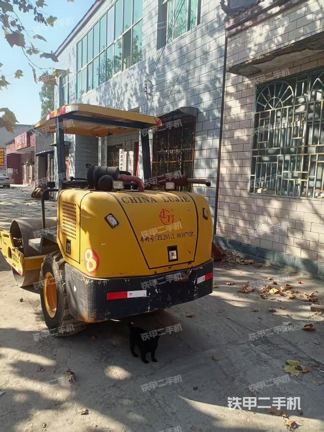 整機右后45°（設(shè)備外觀及核心部件）