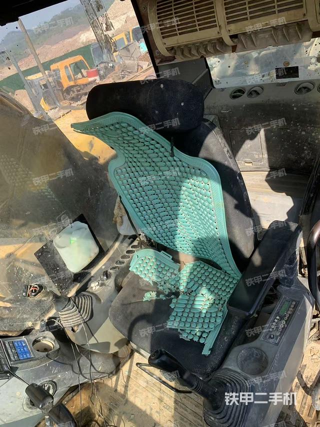 驾驶室整体（整机外观）