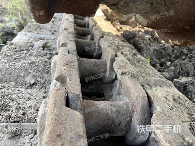 單側(cè)履帶整體（整機(jī)外觀）