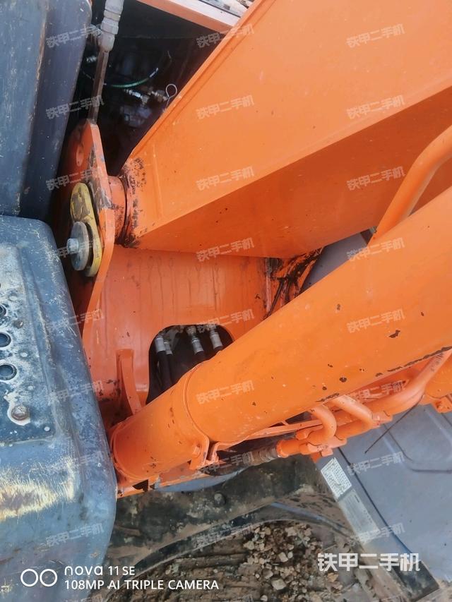 大臂背部俯視（工作和回轉(zhuǎn)裝置）