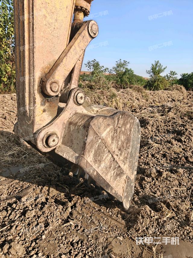 大臂背部俯視（工作和回轉(zhuǎn)裝置）