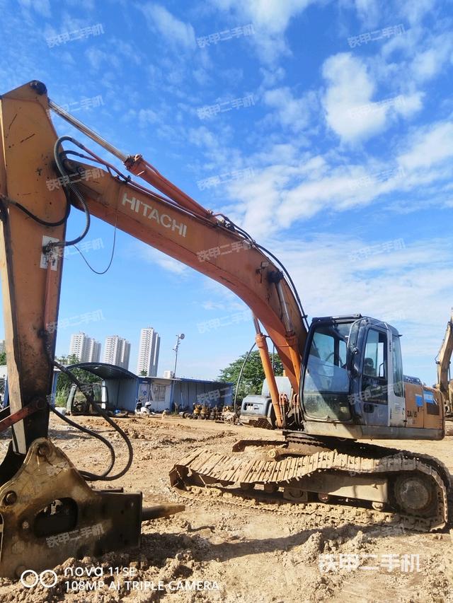 日立EX210挖掘機