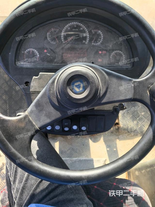 操作把手（壓路機駕駛室）