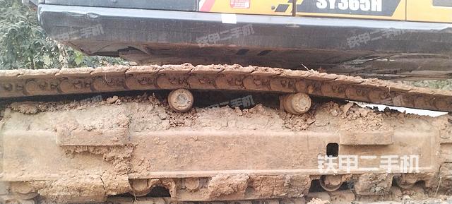 單側(cè)履帶整體（整機(jī)外觀）