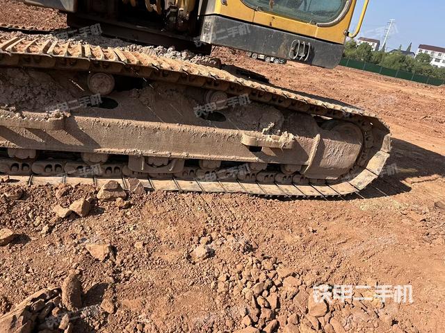 右侧履带整体（行走机构）