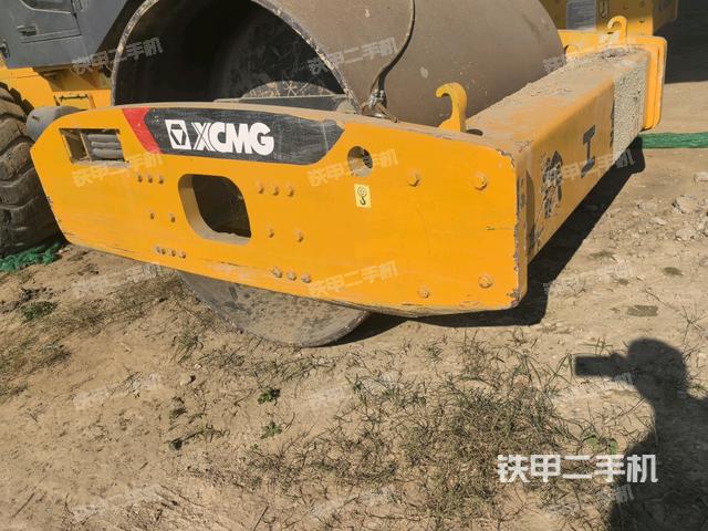 前車架正左側(cè)（壓路機(jī)前后車架）