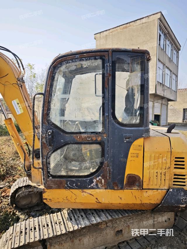 ?駕駛室正側(cè)（駕駛室部分）