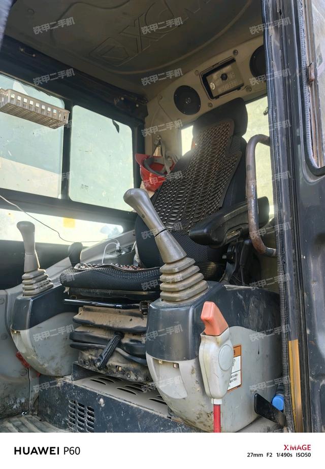 駕駛室整體（整機(jī)外觀）