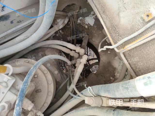 中央回轉(zhuǎn)接頭特寫（上車部件）