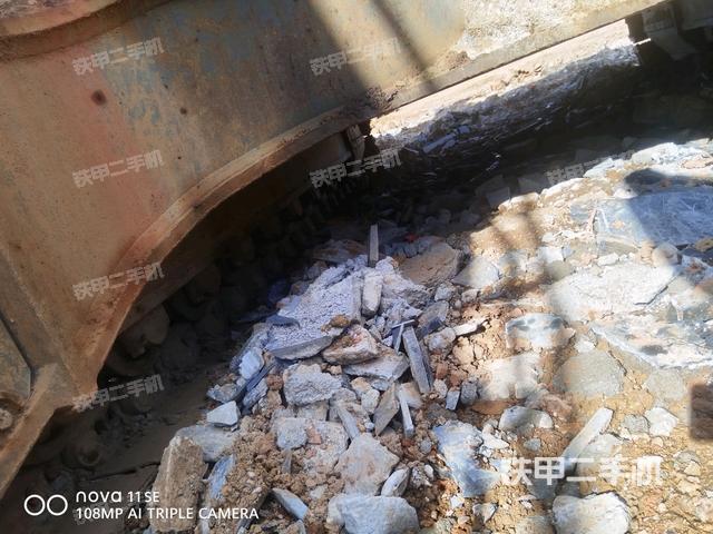 左側(cè)行走馬達蓋板（行走機構(gòu)）