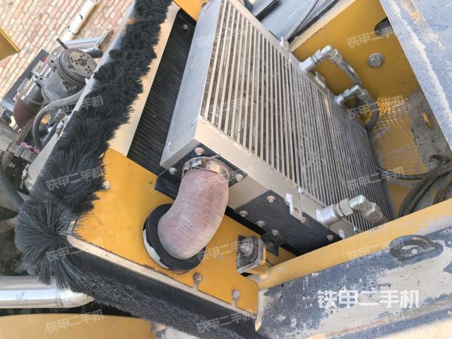 風(fēng)扇及皮帶（壓路機發(fā)動機艙）