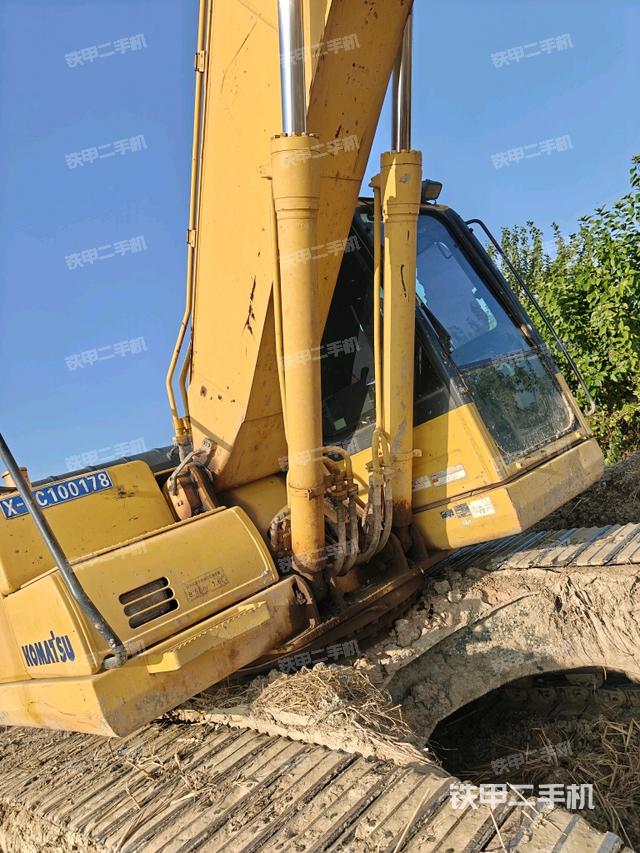 轉(zhuǎn)盤(pán)和下車(chē)架正前（工作和回轉(zhuǎn)裝置）