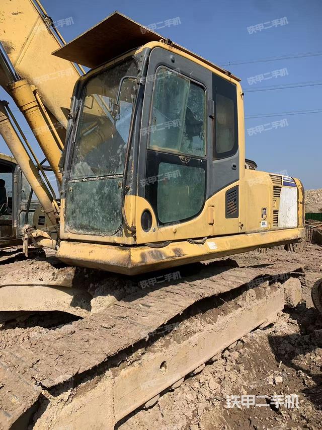 小松PC240LC-8挖掘机