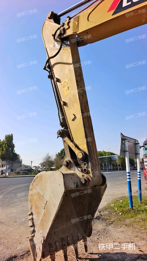 小臂整体左后（工作和回转装置）