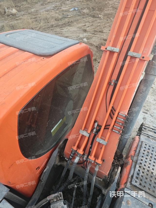 駕駛室整體（整機(jī)外觀）