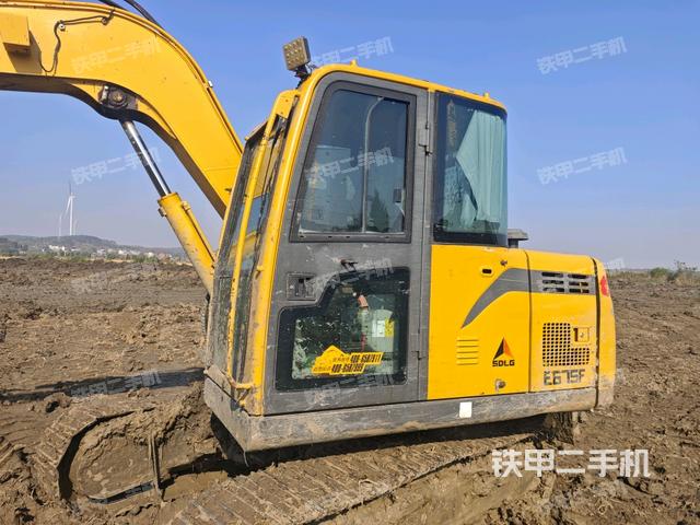 ?駕駛室正側(cè)（駕駛室部分）