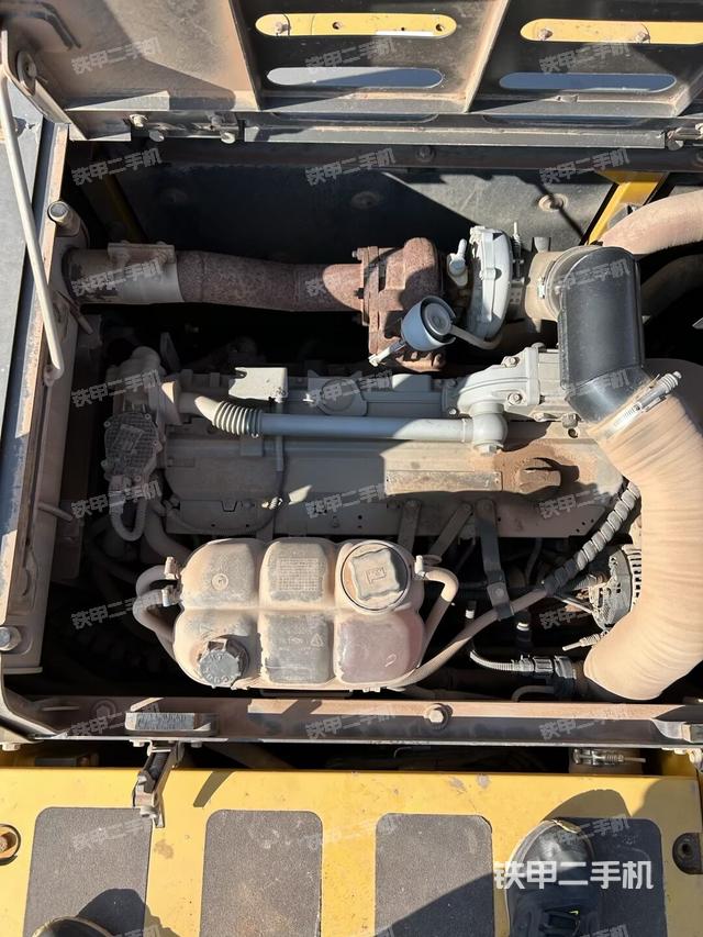 气门室盖螺丝特写（上车部件）