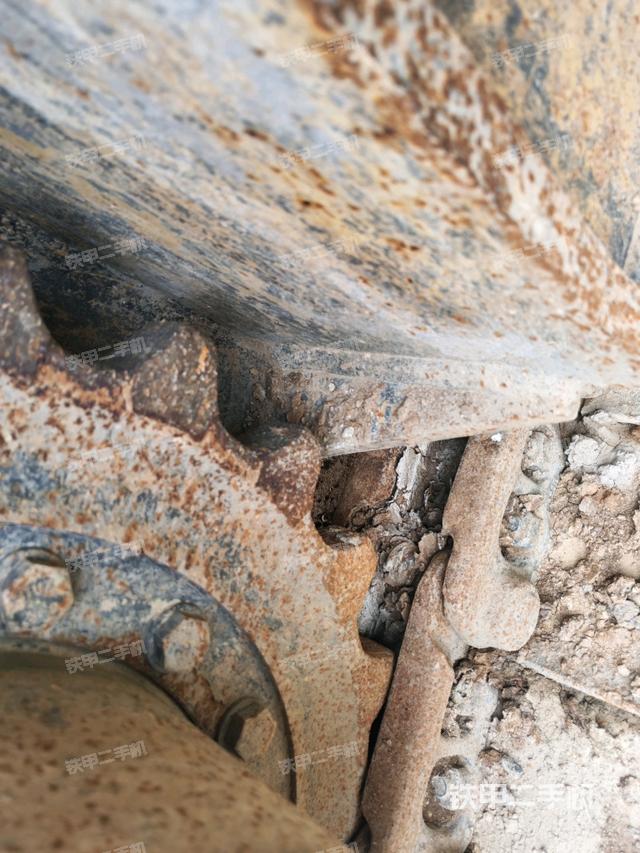 右侧行走马达盖板（行走机构）