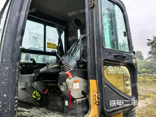 ?駕駛室正側(cè)（駕駛室部分）