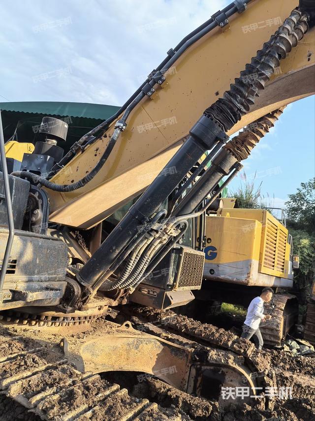 大臂根部 斜视（工作和回转装置）