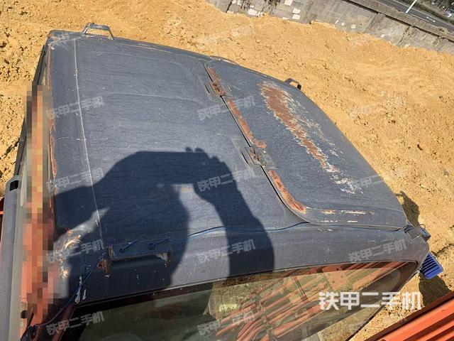 驾驶室顶部（整机外观）