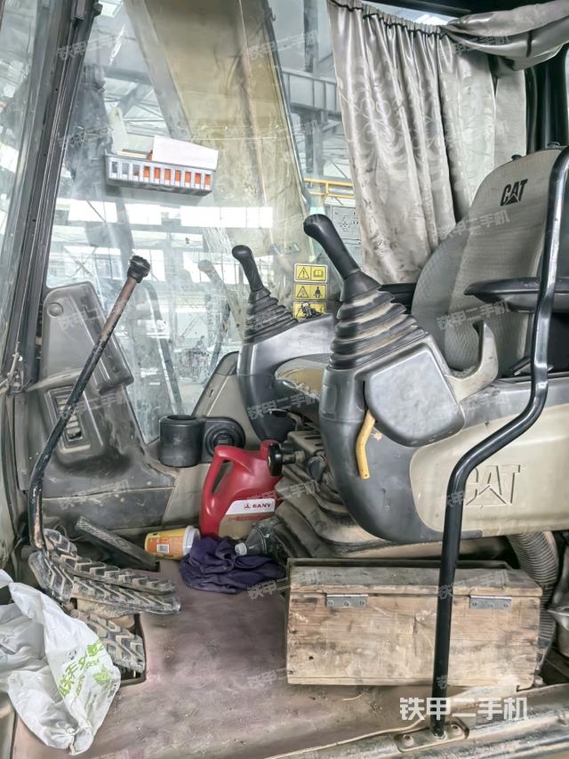  驾驶室正侧（驾驶室部分）