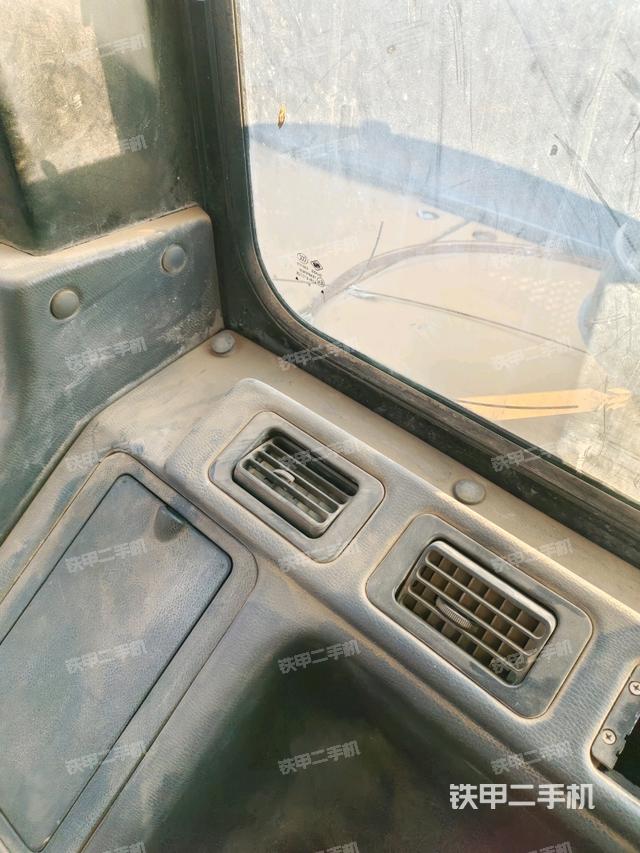 后窗玻璃角標(biāo)（駕駛室部分）